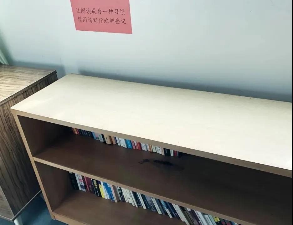 遍地闌珊入夢(mèng)來(lái)